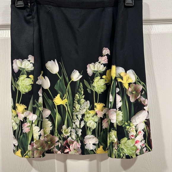 Victoria Beckham for Target.  Shirt and blouse at.  Black with flowers. - Picture 1 of 6